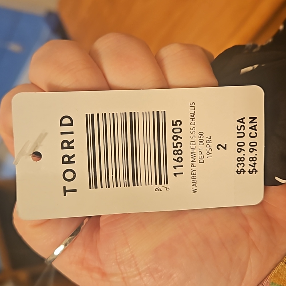 Torrid Pinwheel Shirt - Picture 5 of 5